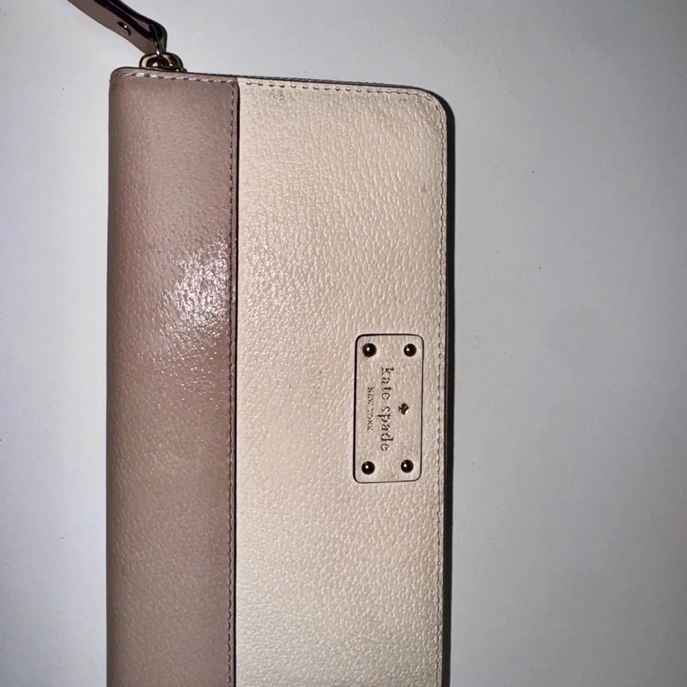 Kate Spade Tan and Cream Pebbled Leather Wallet - Picture 1 of 3